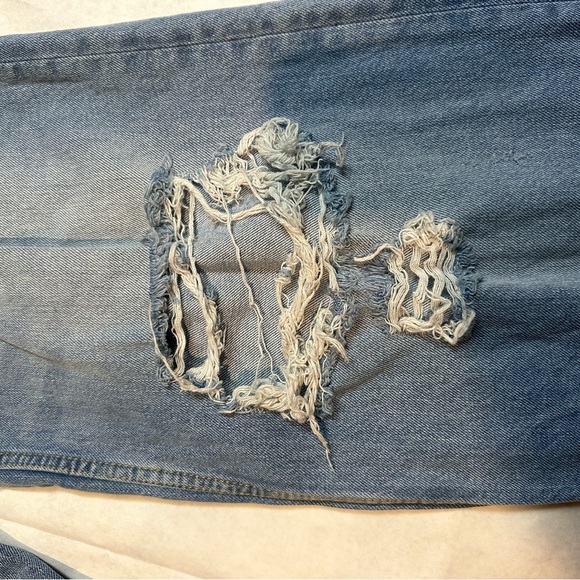 BDG Blue Relaxed Jeans with Distressed Details - Picture 4 of 9